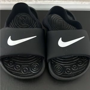 Black Nike Sandals